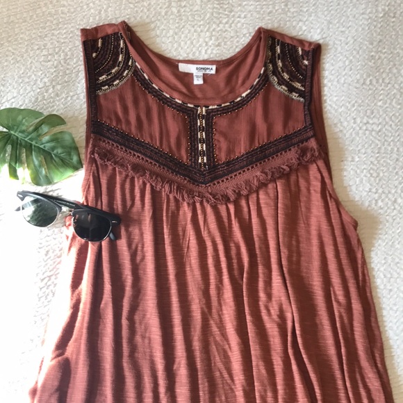 Sleeveless top - Picture 1 of 4